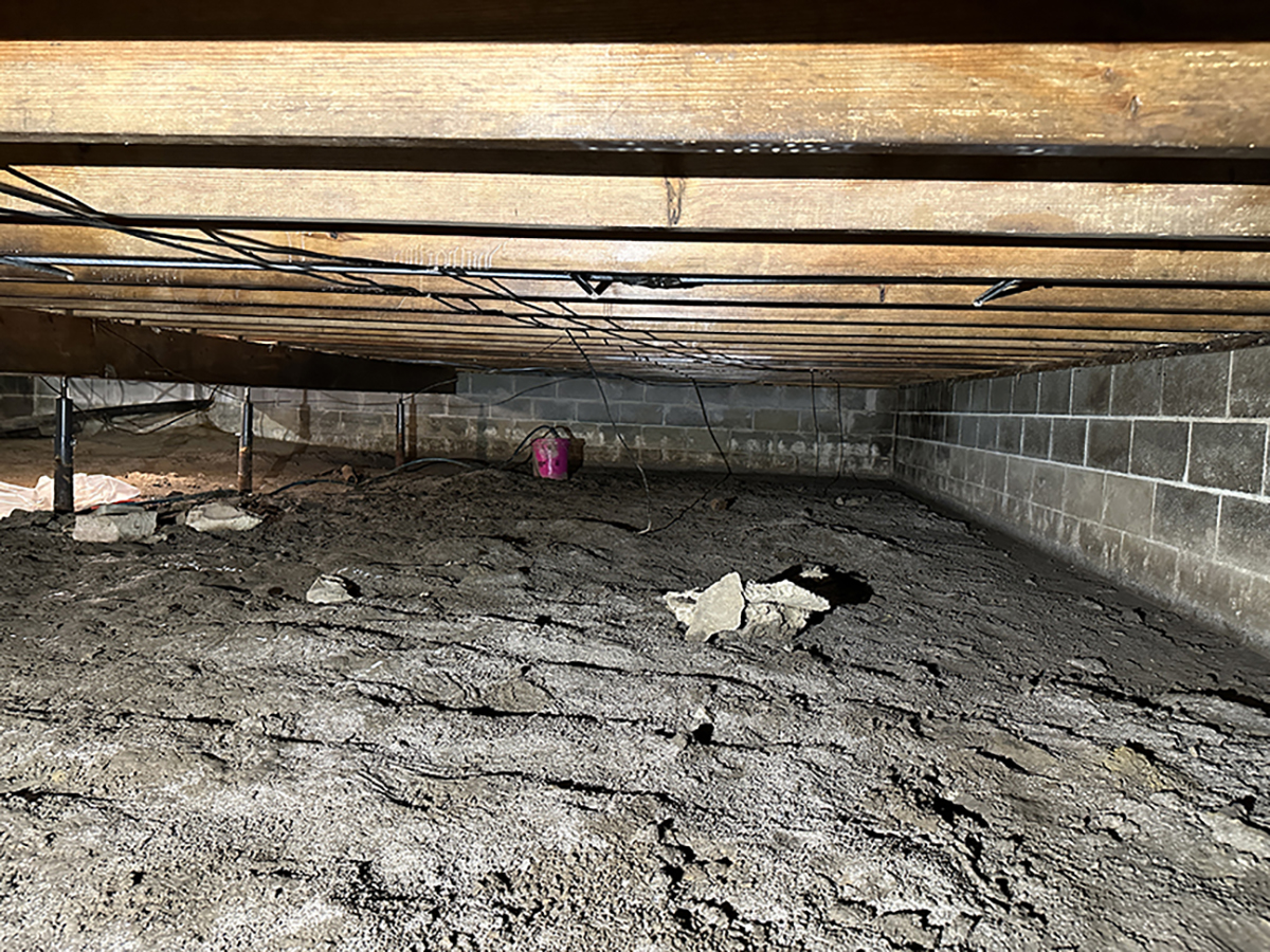 Foundation Repair_Support_Columns_Crawl_Space_Before
